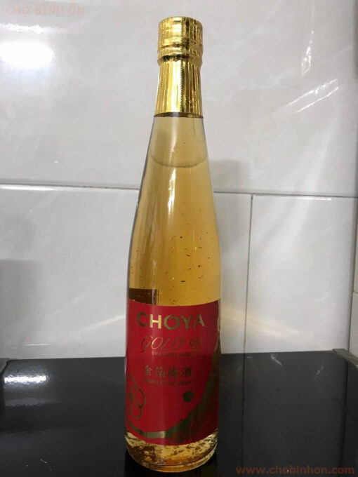 Rượu mơ vẩy vàng Choya Umeshu Gold